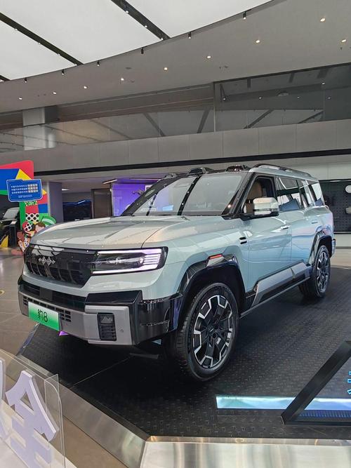 惠州213比亚迪方程豹硬派越野的爆款，英菲尼迪35周年与你共成长